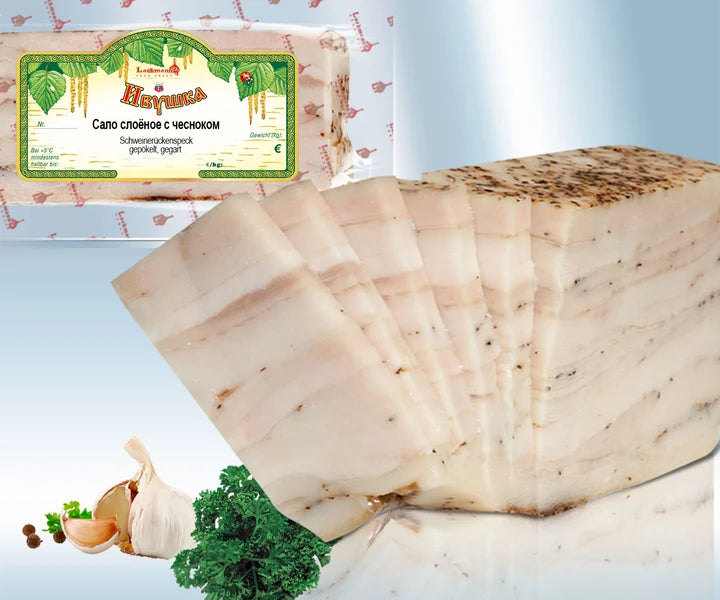 Bacon Salo slojonoje s tschsnokom with garlic