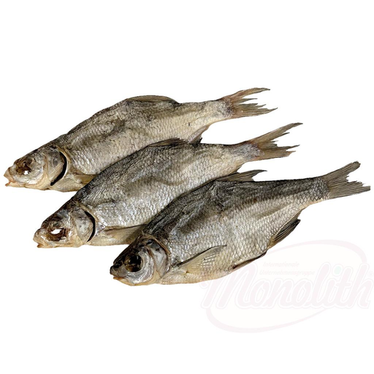 Brème bordelière (Blicca bjoerkna) non éviscérée, salée et séchée.