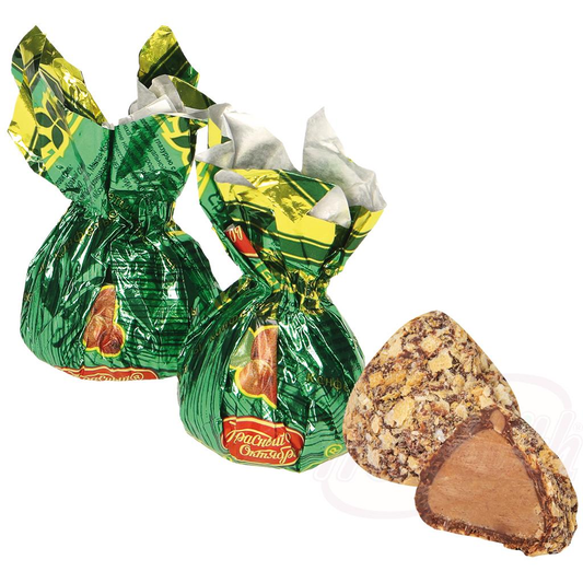 Confiserie "Orechovaja roscha" avec des cacahuètes enrobées dun glaçage gras contenant du cacao. /lose
