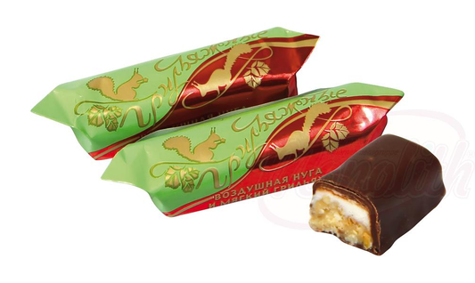 Confiserie à deux couches: 38,3% cassant aux arachides et 35,3% guimauve, glaçage au cacao