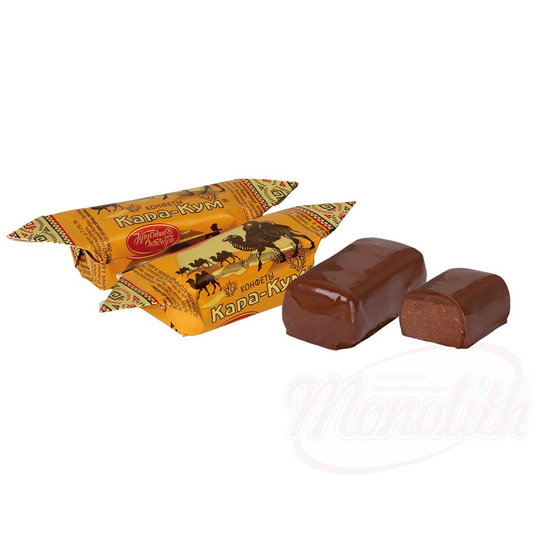 Confiserie "Kara-Kum" avec des amandes et des miettes de gaufre dans un glaçage gras au cacao /lose