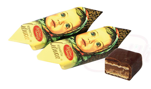 Gaufrettes "Alönka" aux noisettes et aux cacahuètes, enrobées de glaçage au cacao /lose